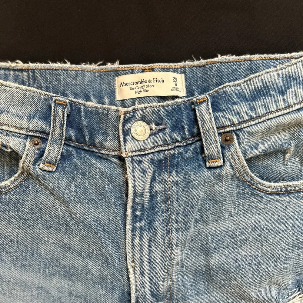 Abercrombie & Fitch
The Cutoff Short
High Rise - Picture 2 of 8